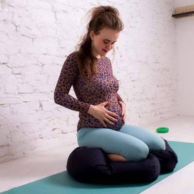 Yoga in der Schwangerschaft - mit Stillkissen!